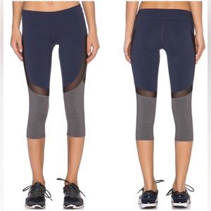 Alo Curvature Colorblock Mesh Capri Leggings